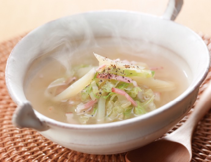 キャベツとじゃがいものベーコンスープ