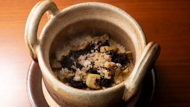 旬の味覚「茄子の炊き込みごはん」のご案内